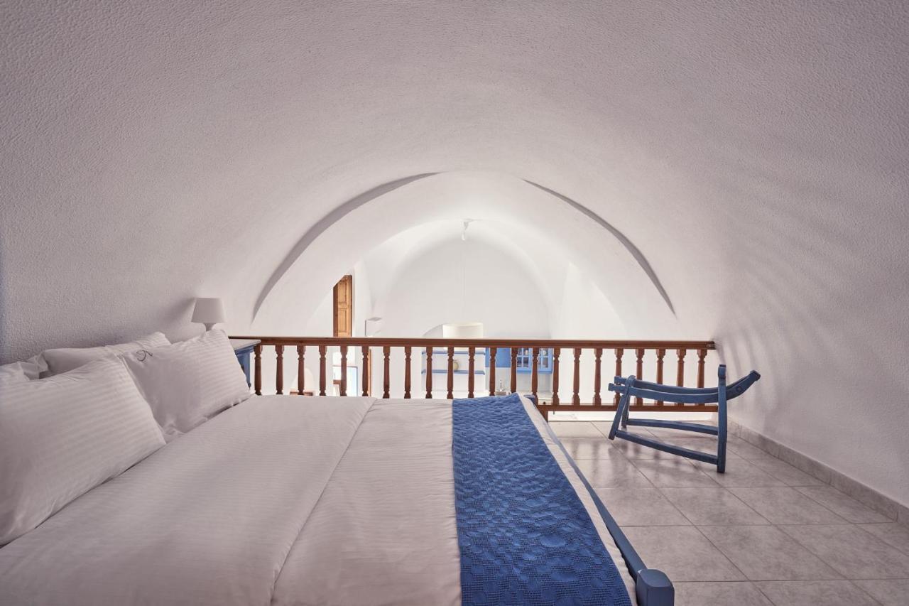 Amphitheater Cave Houses サントリーニ エクステリア 写真