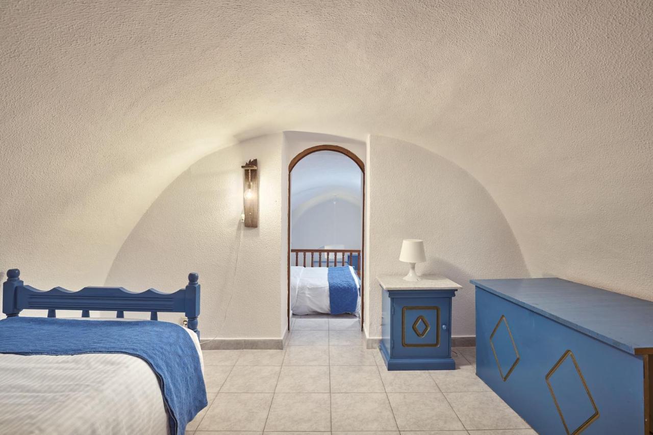 Amphitheater Cave Houses サントリーニ エクステリア 写真