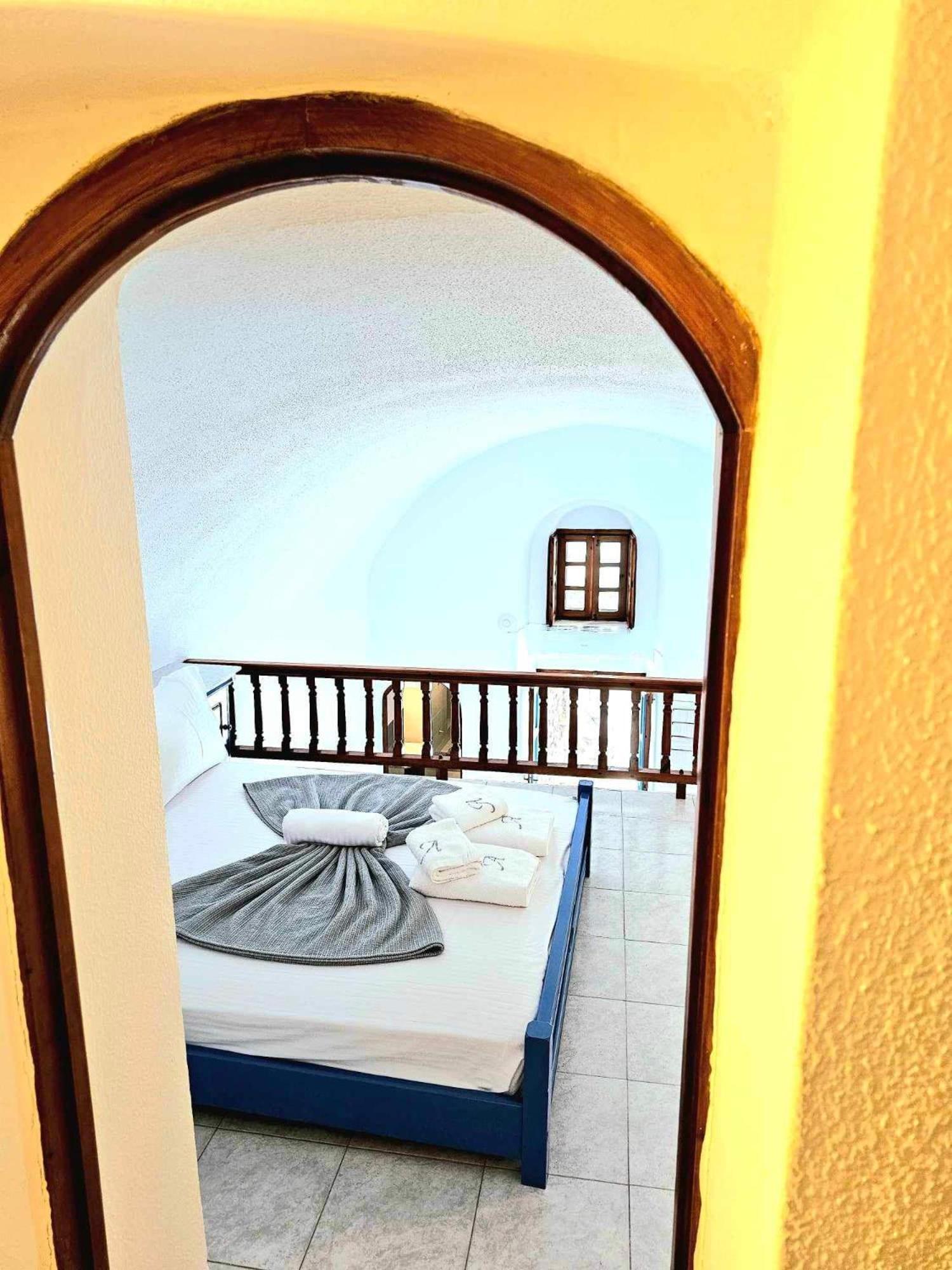 Amphitheater Cave Houses サントリーニ エクステリア 写真